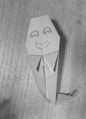 ハロウィンの折り紙、簡単な「おばけ」の折り方の説明【英訳付き】難易度★☆☆ image 1
